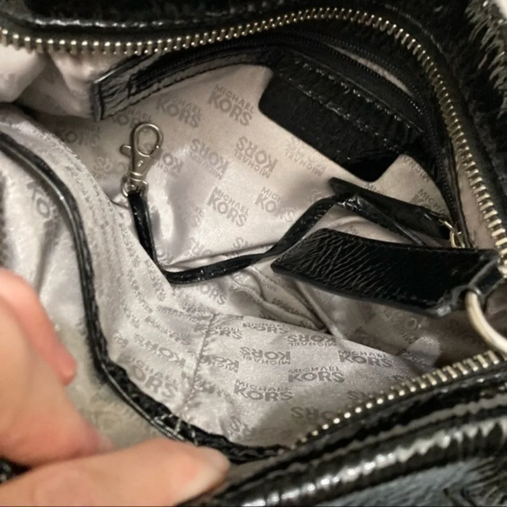 Michael kors black patent leather hobo bag